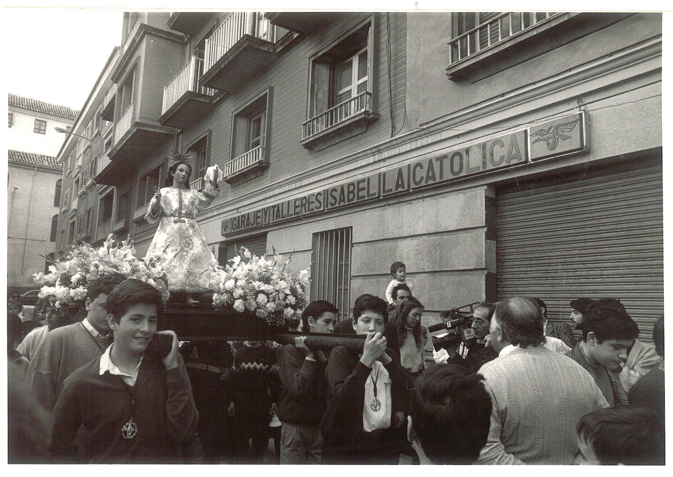 Más de un siglo de Saetas y Manteles: La historia de Los Manueles en la Semana Santa de Granada